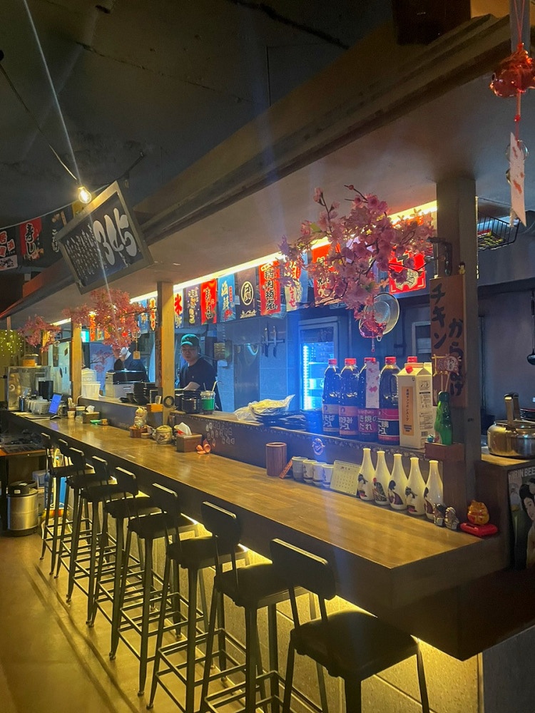 주말(금,토)간단한 홀서빙 No foreigners 공고 썸네일