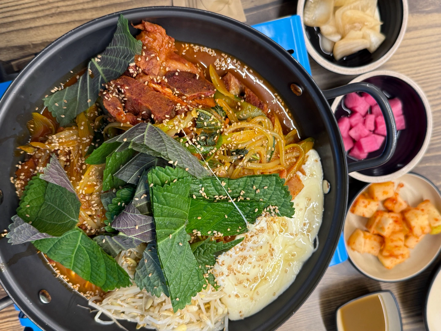주말 서빙 토,일 구합니다!