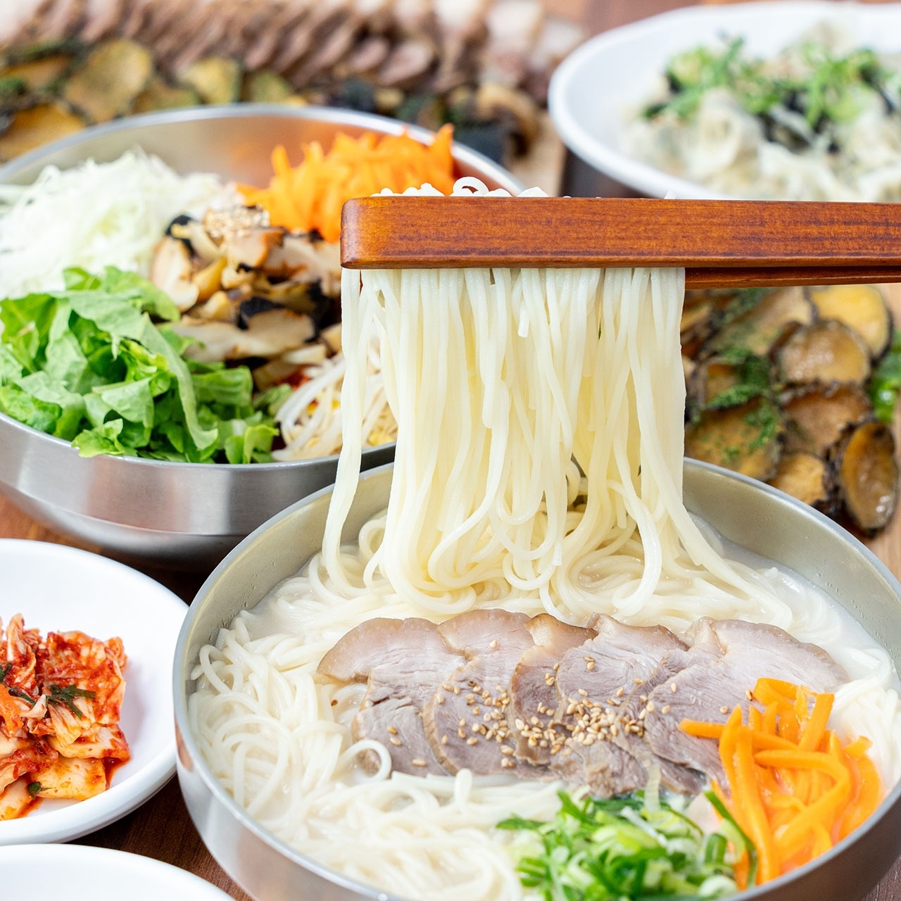 봉개5분거리 국수전문점 평일 홀 직원 구인. 공고 썸네일