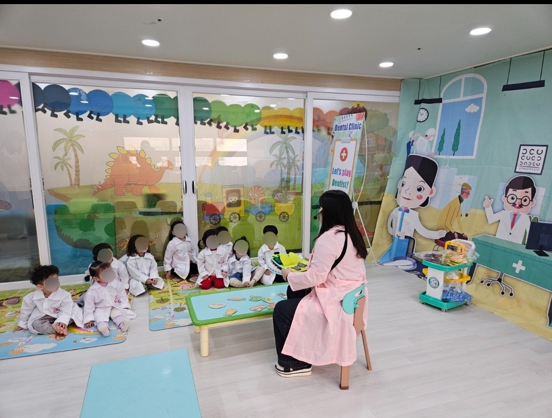 유치원 원어민 영어 강사 구합니다(시급,월급협의가능) 공고 썸네일