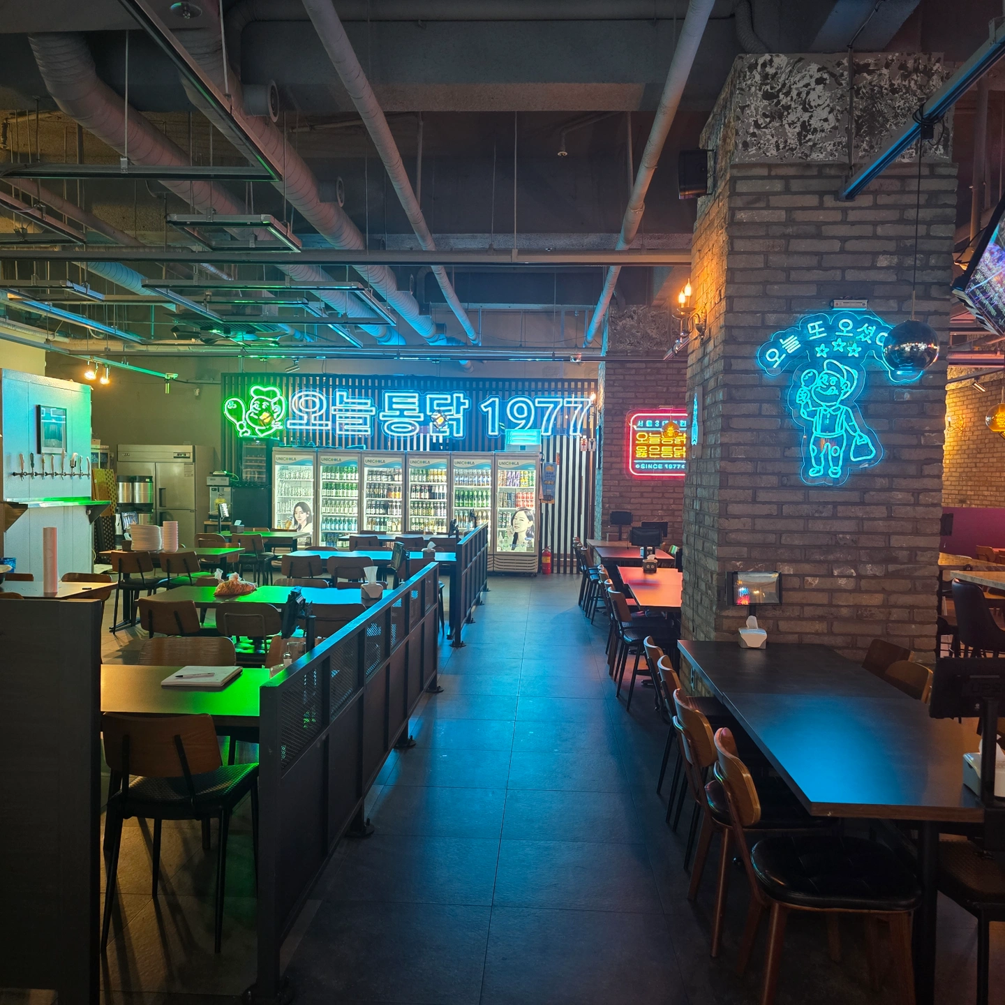 강남역 치킨집 홀서빙 아르바이트 구합니다