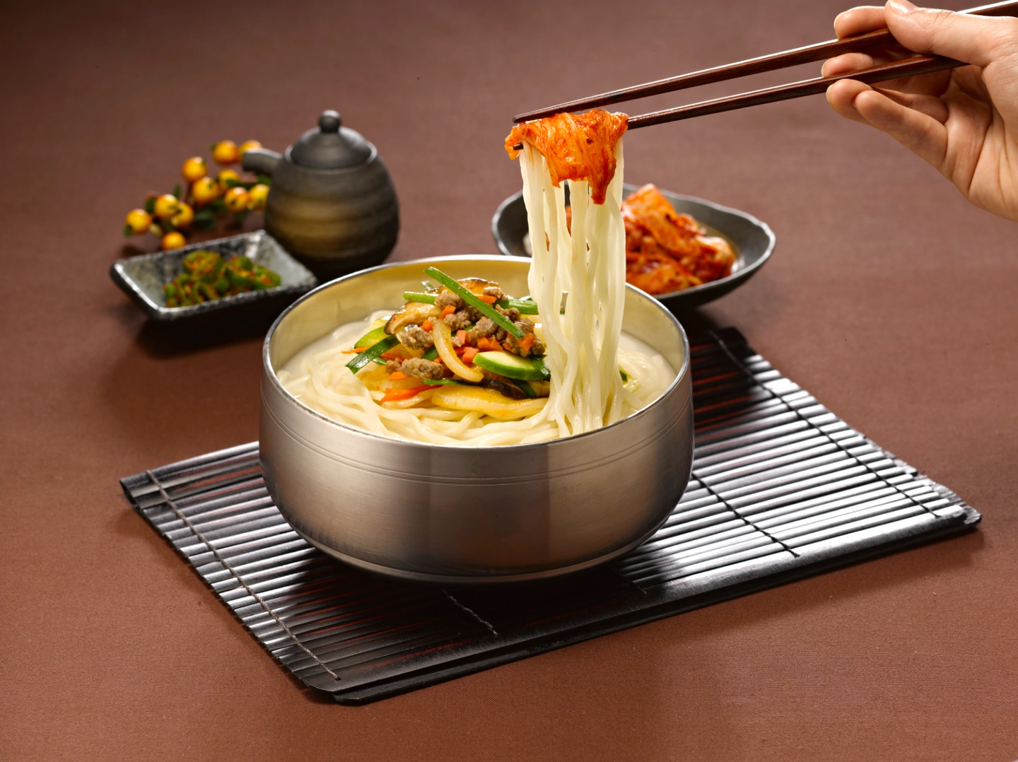 명동 칼국수샤브샤브 홀서빙-평일 아르바이트 모집