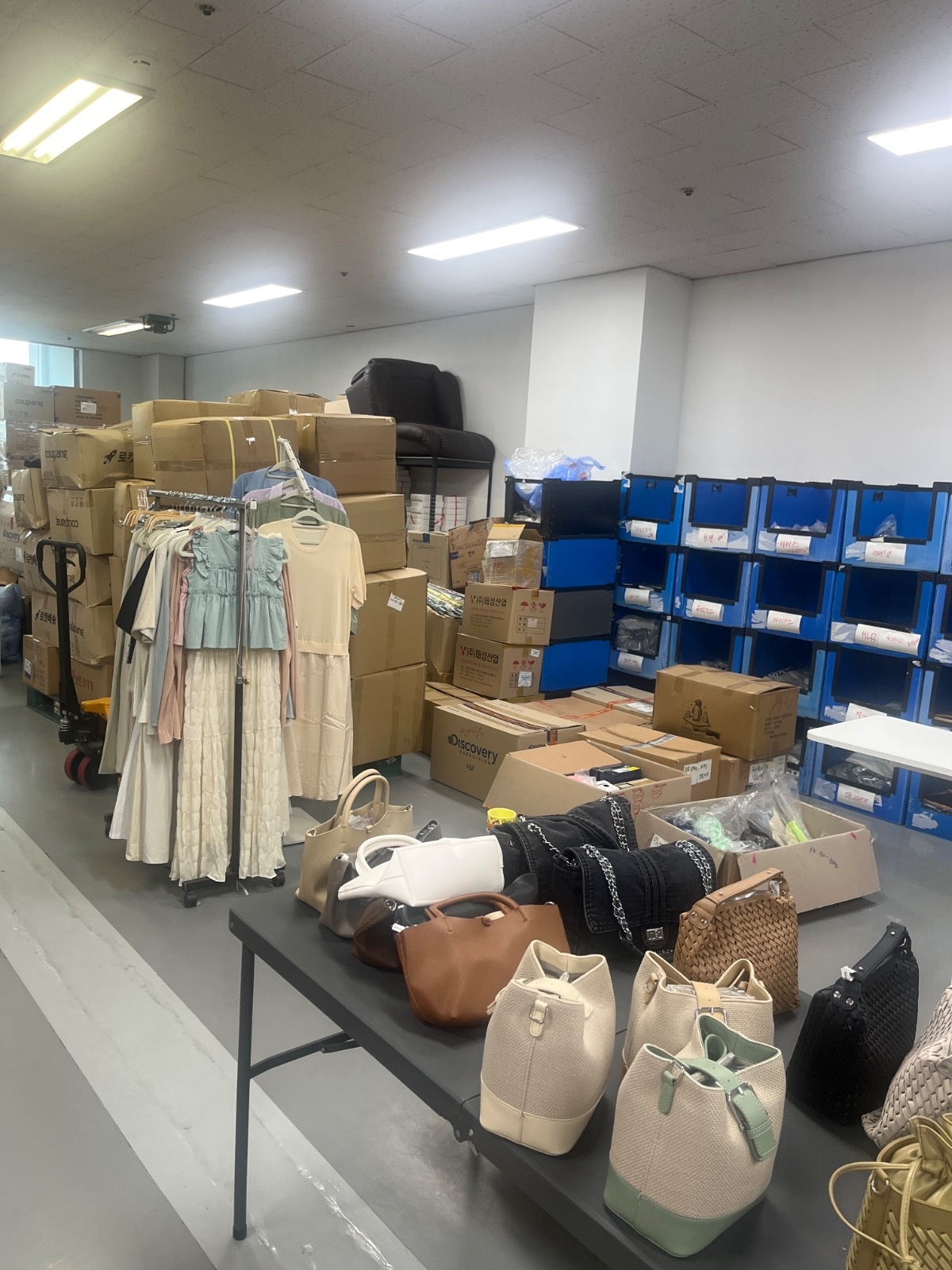쇼핑몰 직원 구합니다 공고 썸네일