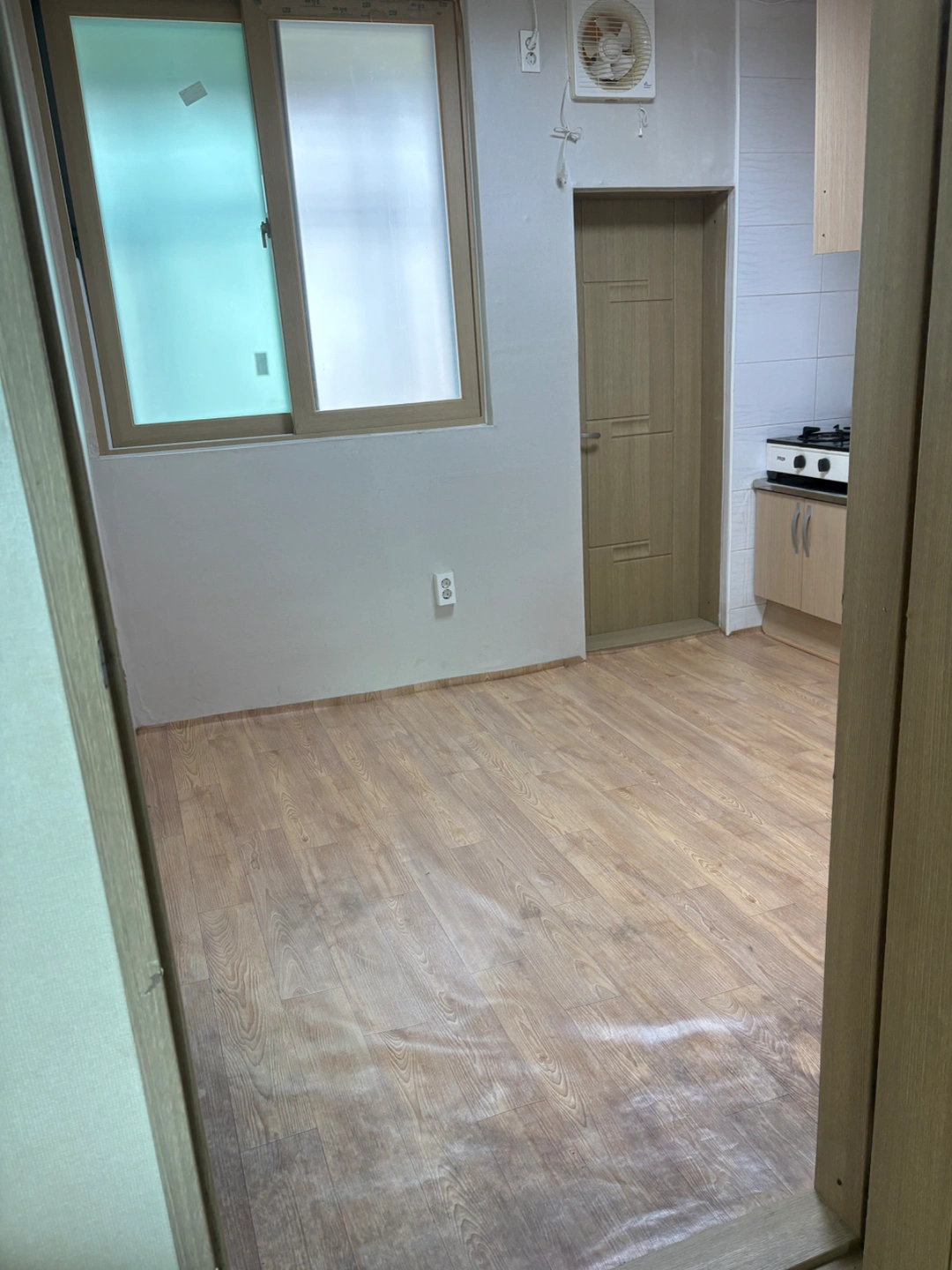 주택 장판 교체 가능하신분