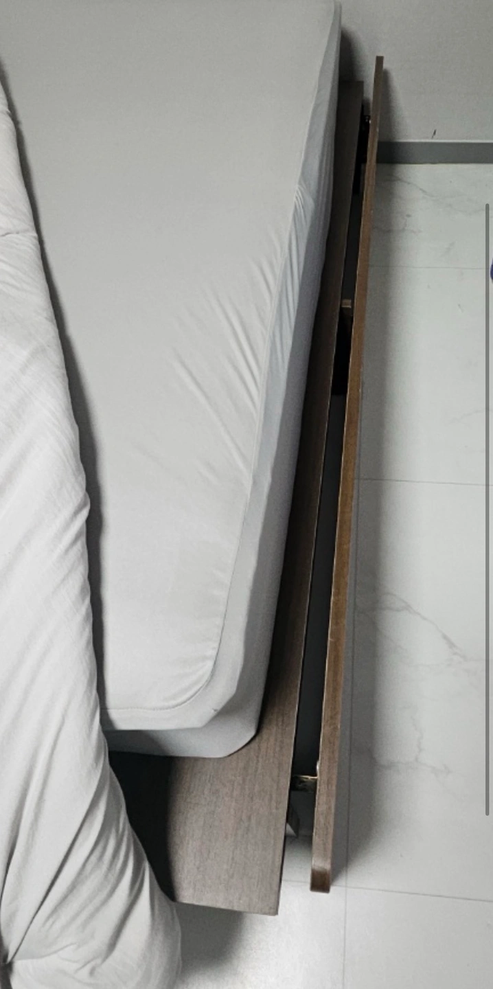 침대 아래 목재부분 고정해주실분
