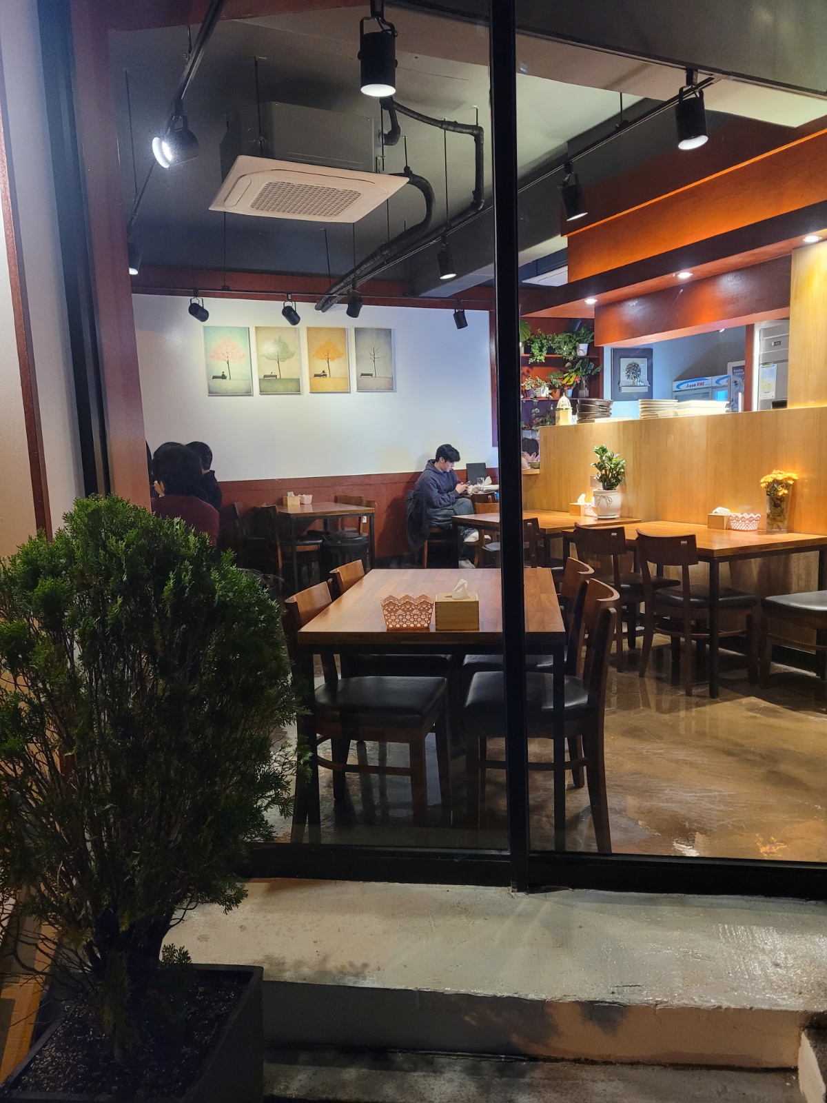 요우코소에서 아르바이트 모십니다 :) 공고 썸네일