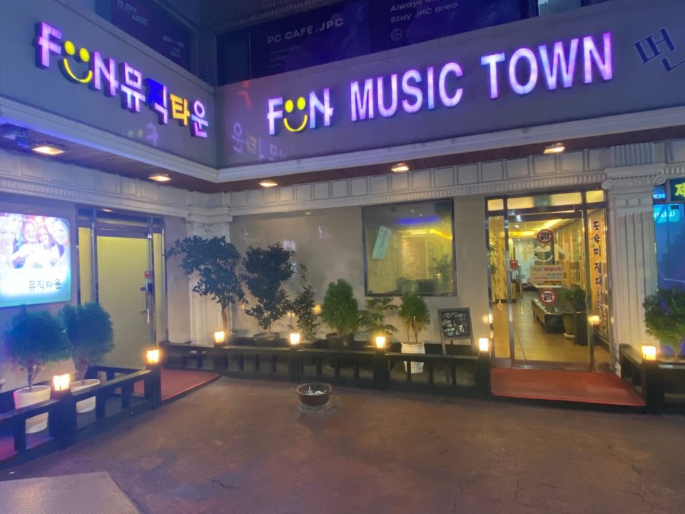 평일,주말 서빙 공고 썸네일