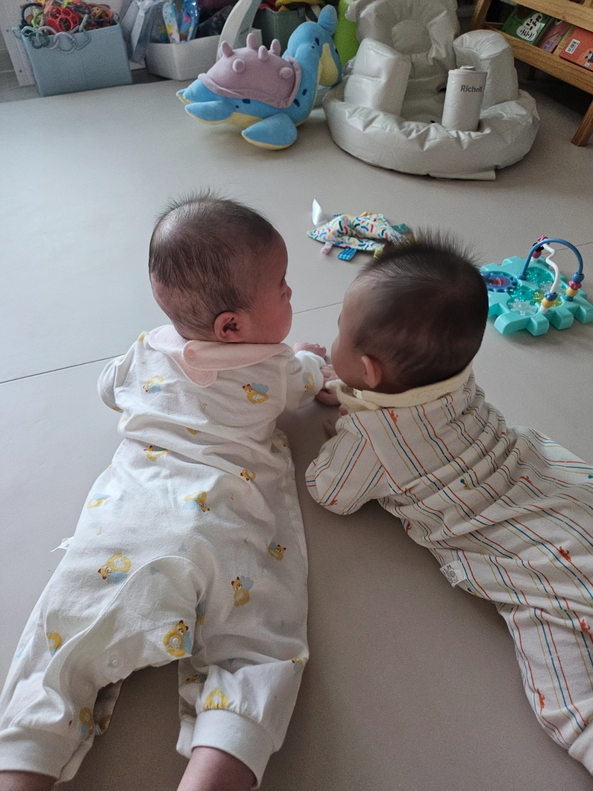 6개월 아기 월~금 시터 구합니다