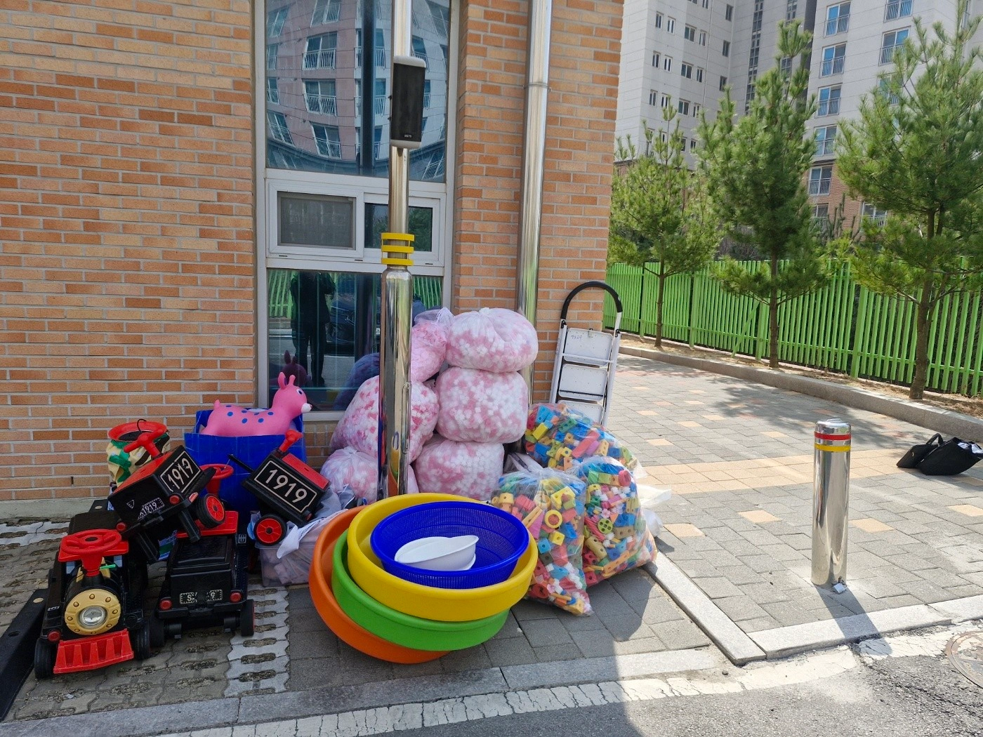 행사설치보조 도와주실분 구합니다