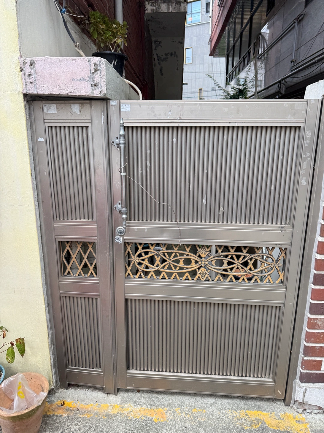 대문 도어락 설치 해주실 분