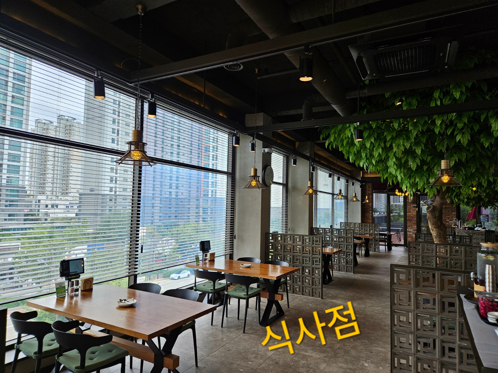 식사동 [비치노67] ㅡ 홀 직원 & 주방직원 공고 썸네일