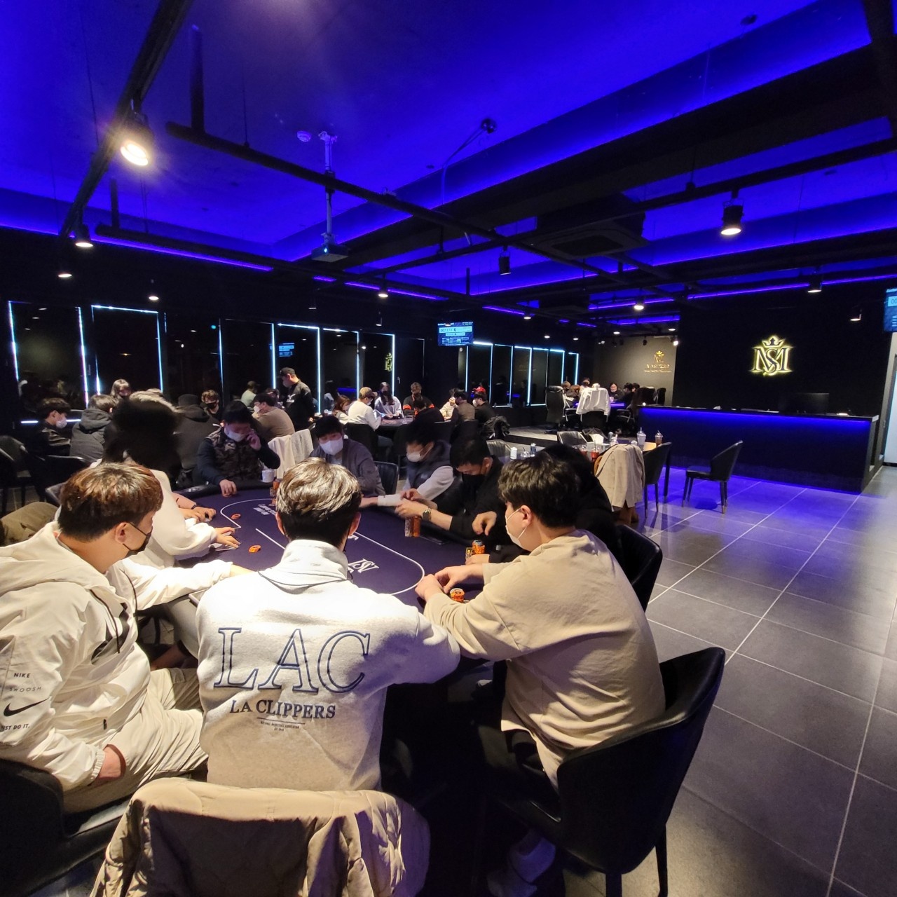 보드카페서빙및딜러(유성구 봉명동or관평동) 공고 썸네일