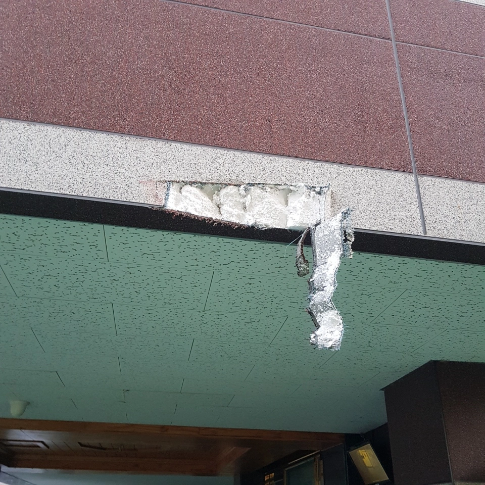 건물외벽 복원가능하신분