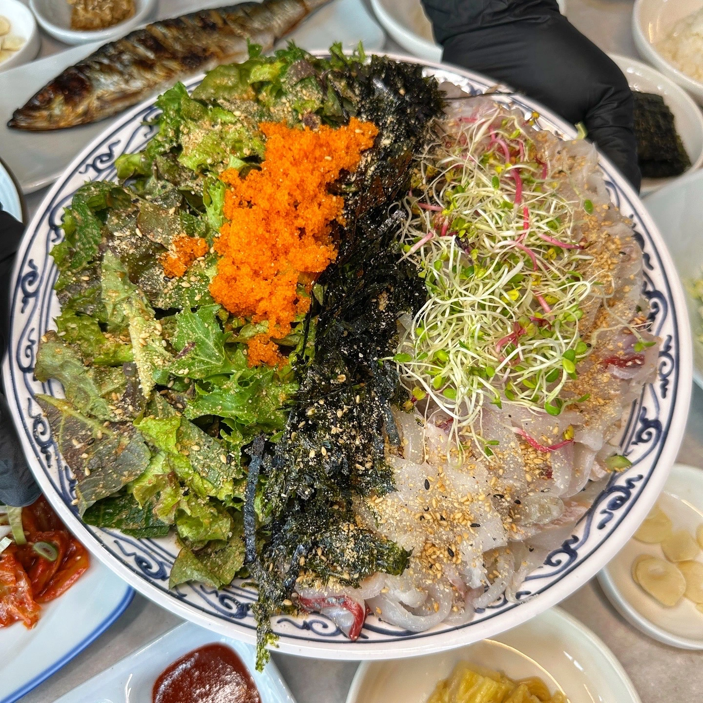 홀서빙 하실 분 구합니다 (편하게 오래 하실 분)