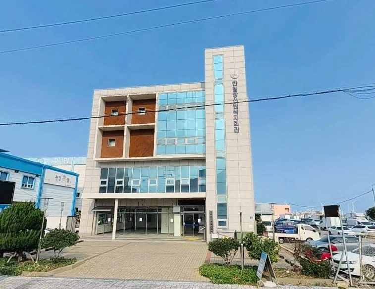 CU한림해안로 월-금 오후6-12, 토-일 오후7-12