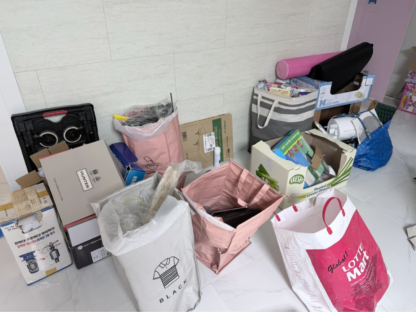 쓰레기 분리수거장에 버려주세요