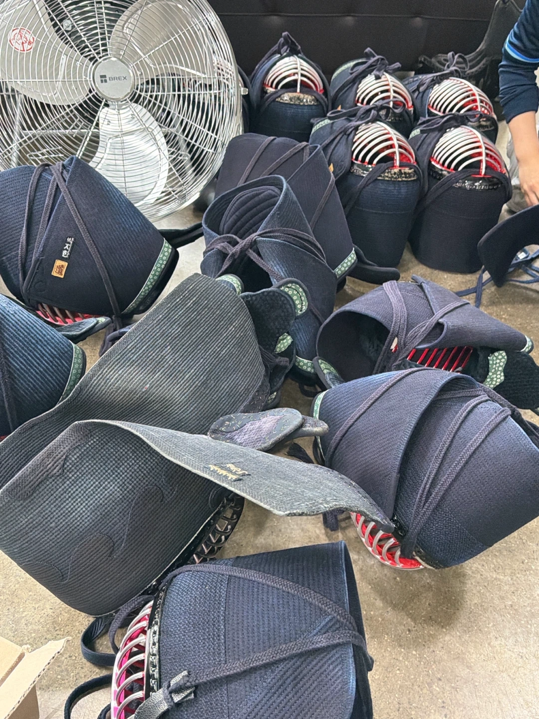 이번주 금요일 큰차로 짐 도와주실 수 있는 분