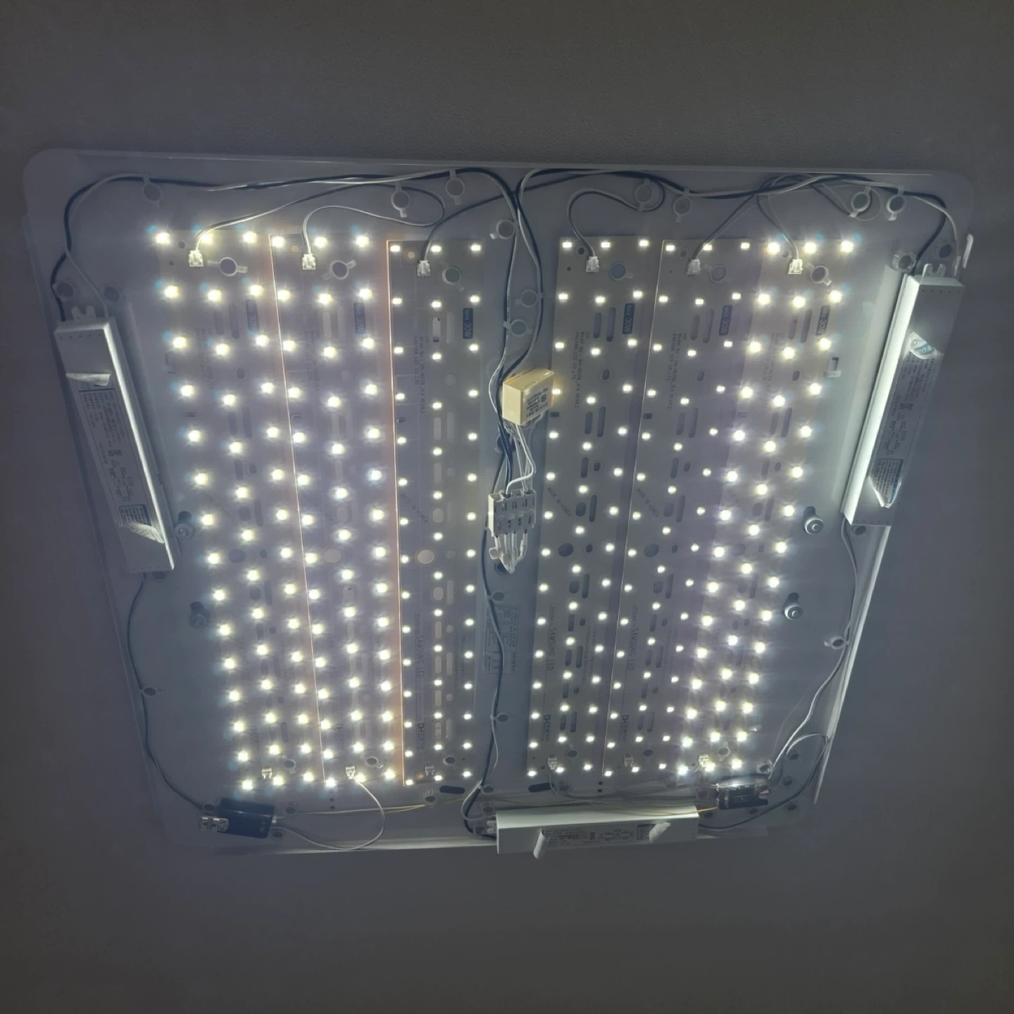 LED 전등 갈아주실분