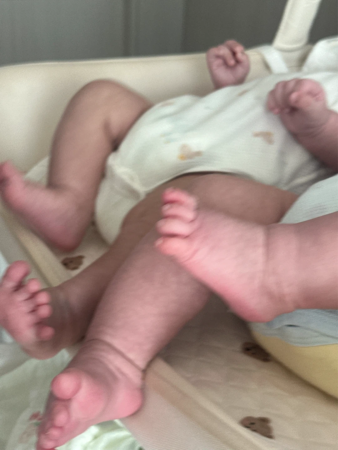 4개월 아기 돌봄 선생님 구해요