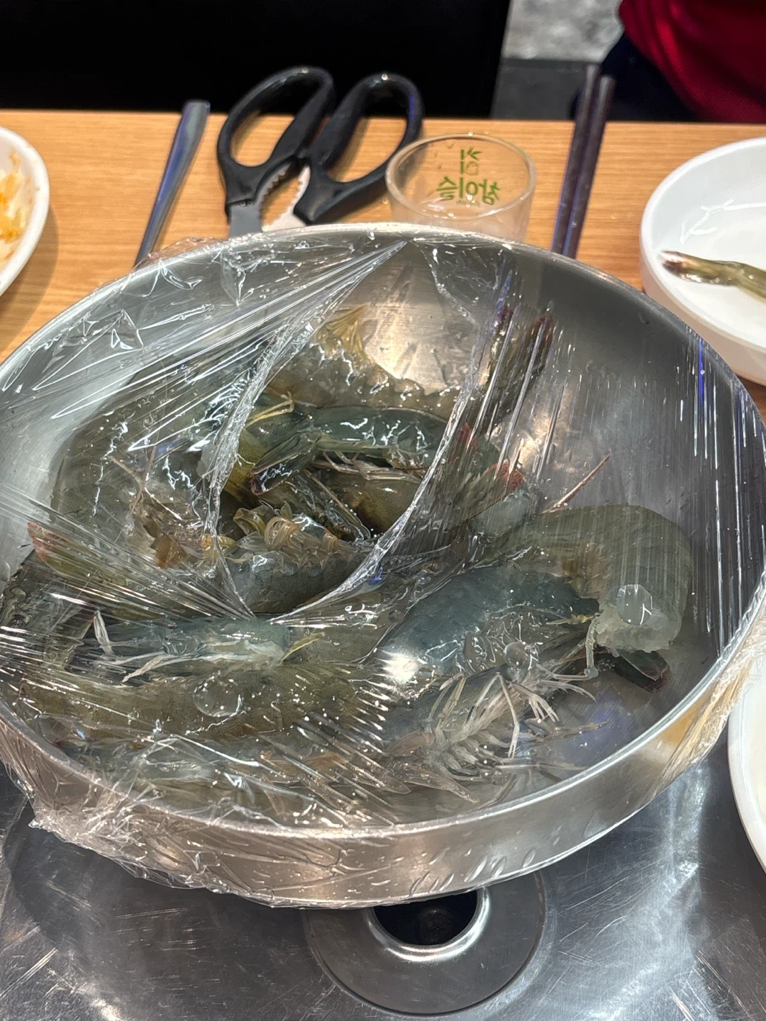생새우 까주실분 찾아요 급급
