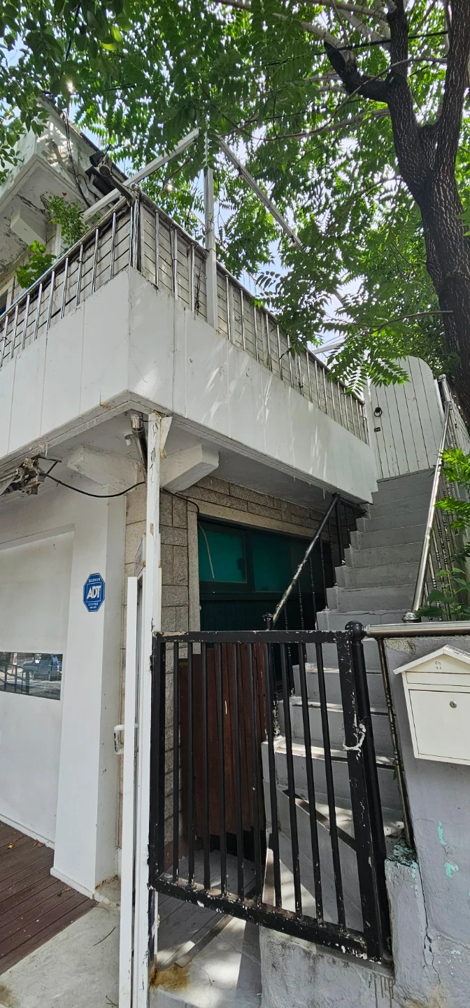 2시간내 목자재 계단 2~3층 올려주실분 1분