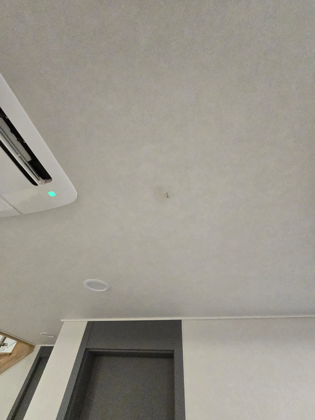 누수 점검(점검구 만들고) 및 누전 점검 해주실분