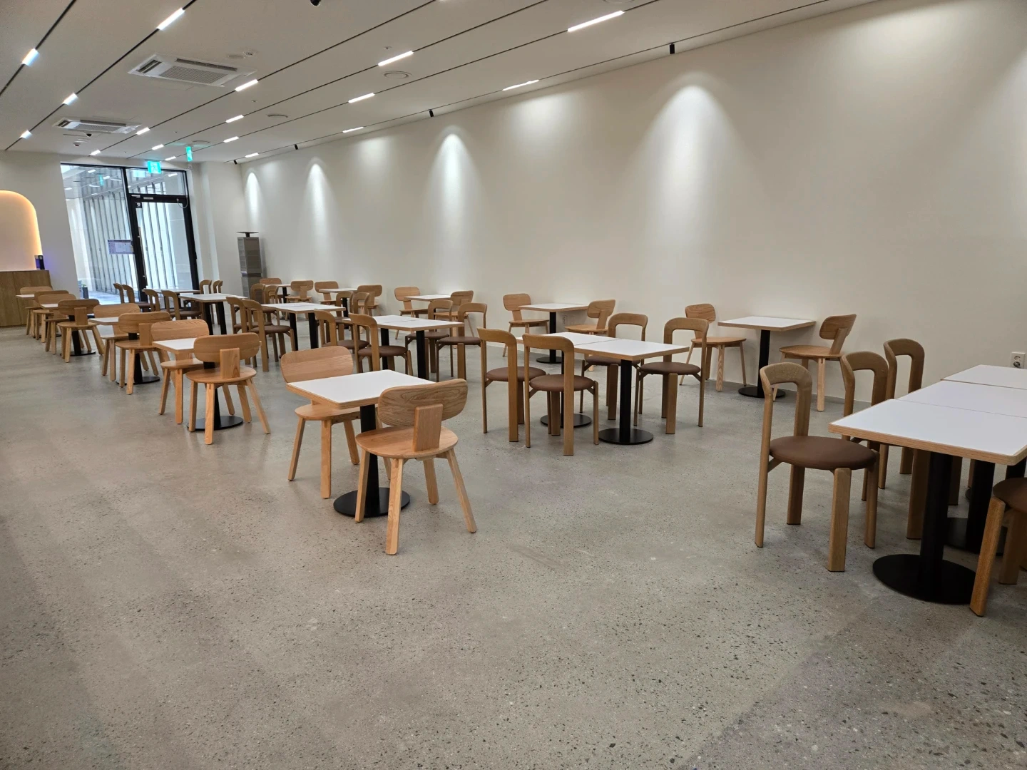 대치동 카페에서 경력직 주말알바구인