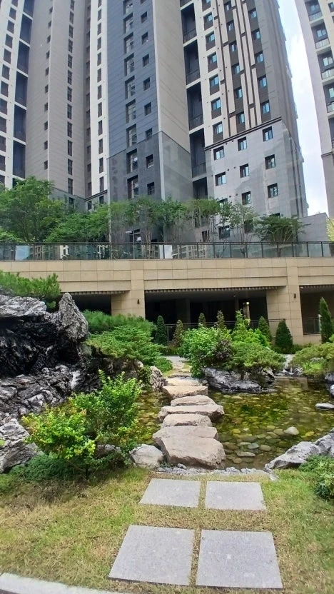 오후근무 여아 2명(초6, 초1) 서초그랑자이