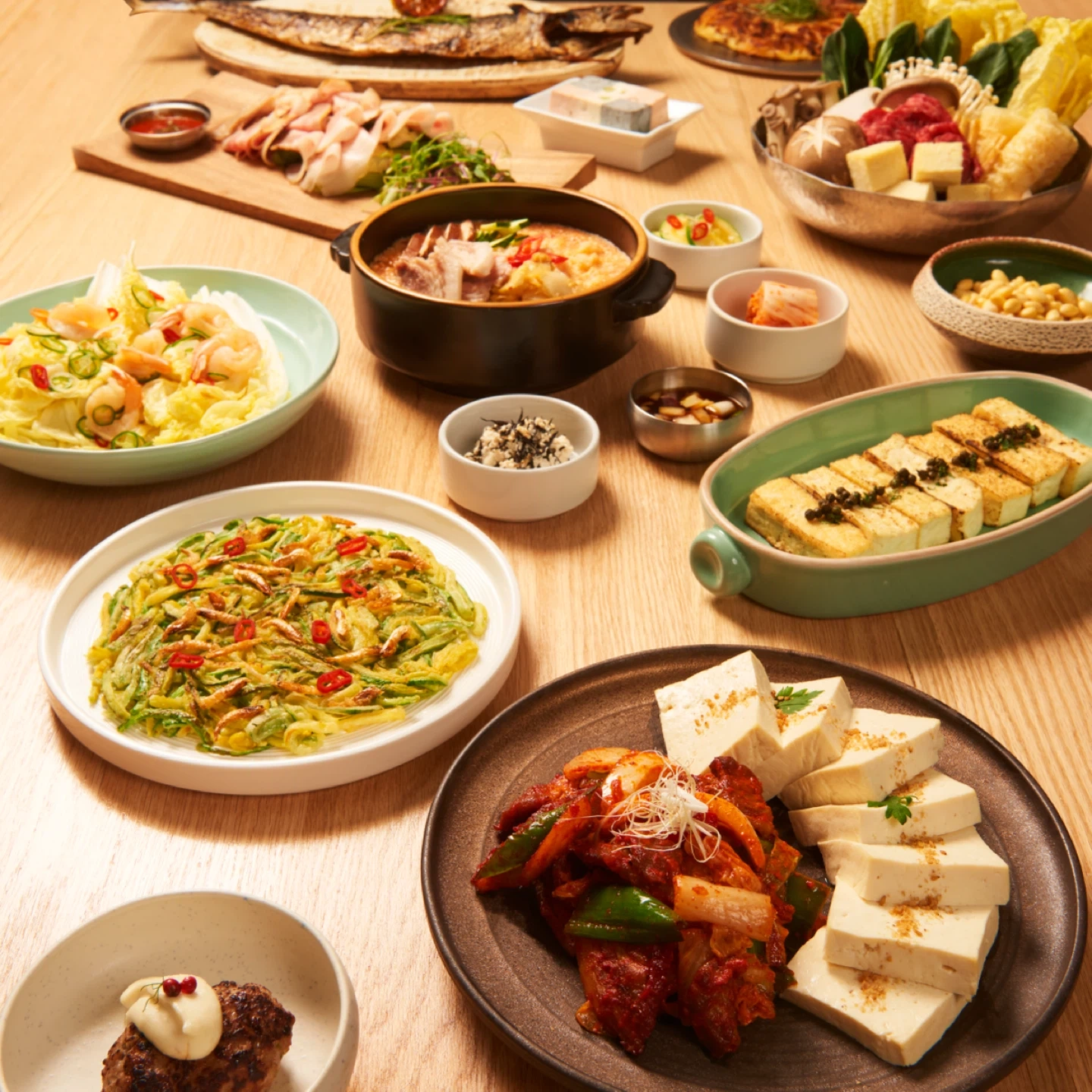 두부요리 전문점 홀 직원 채용(한국인)