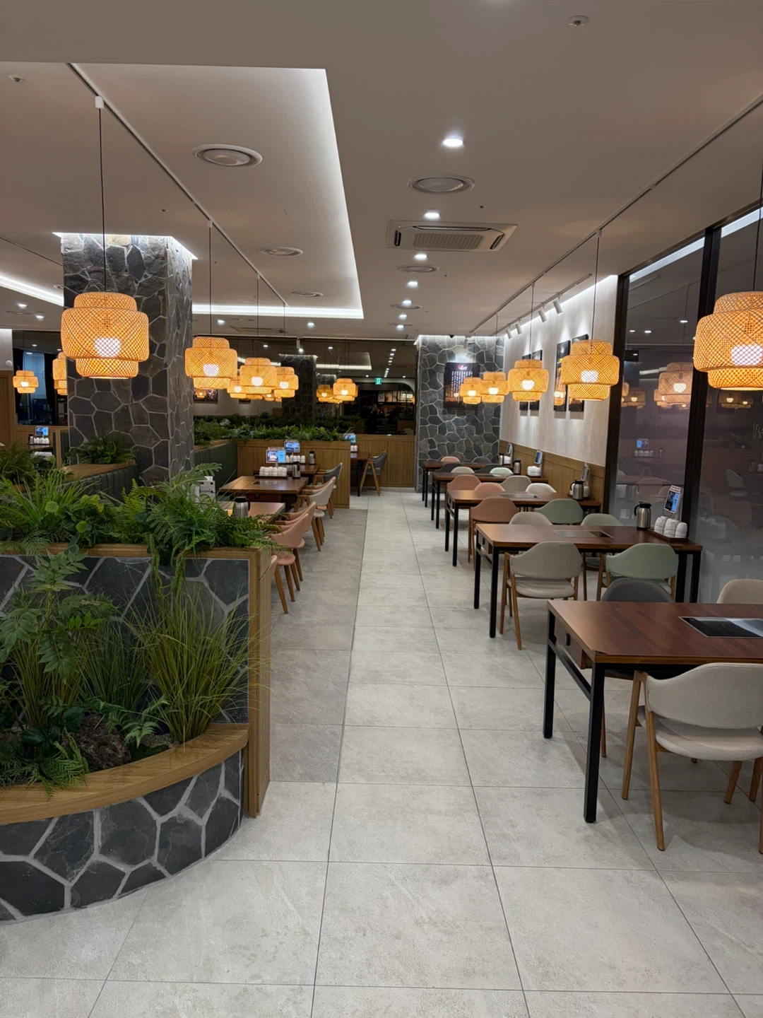다솥맛집(타임월드점) 18일(금) 4시간 홀서빙구합니다