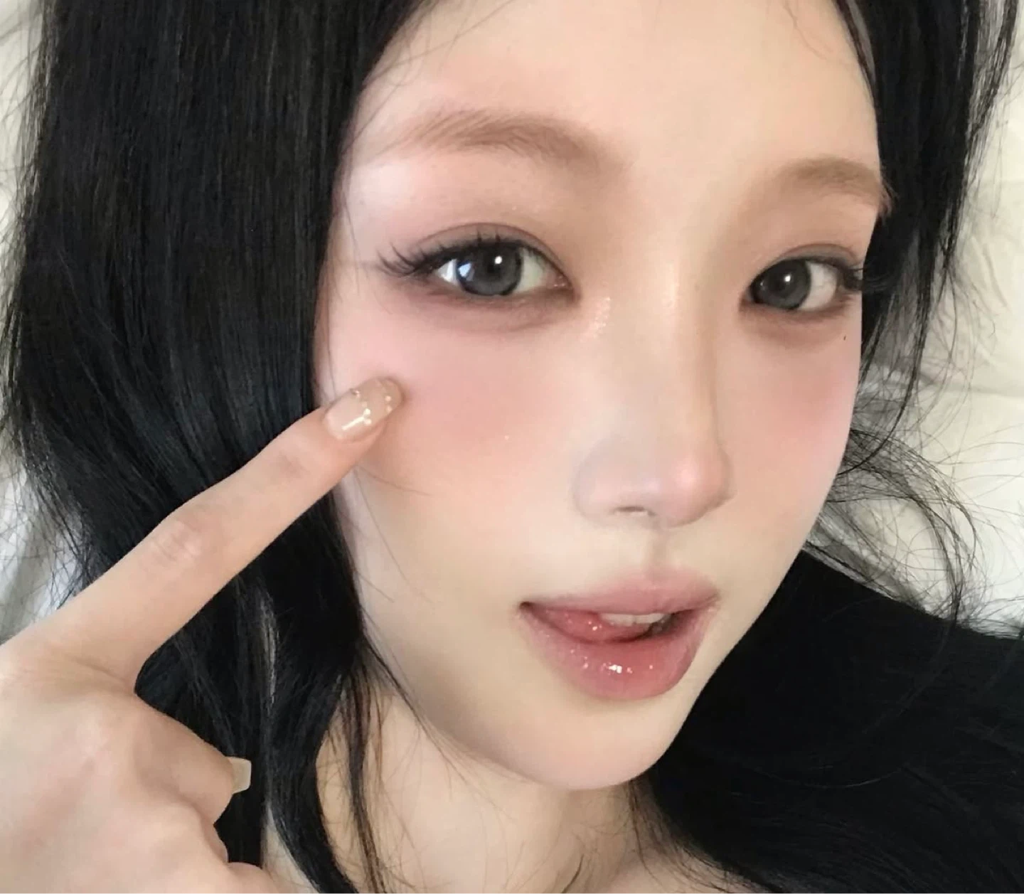 청담 샵에서 메이크업 교육 모델 구합니다!