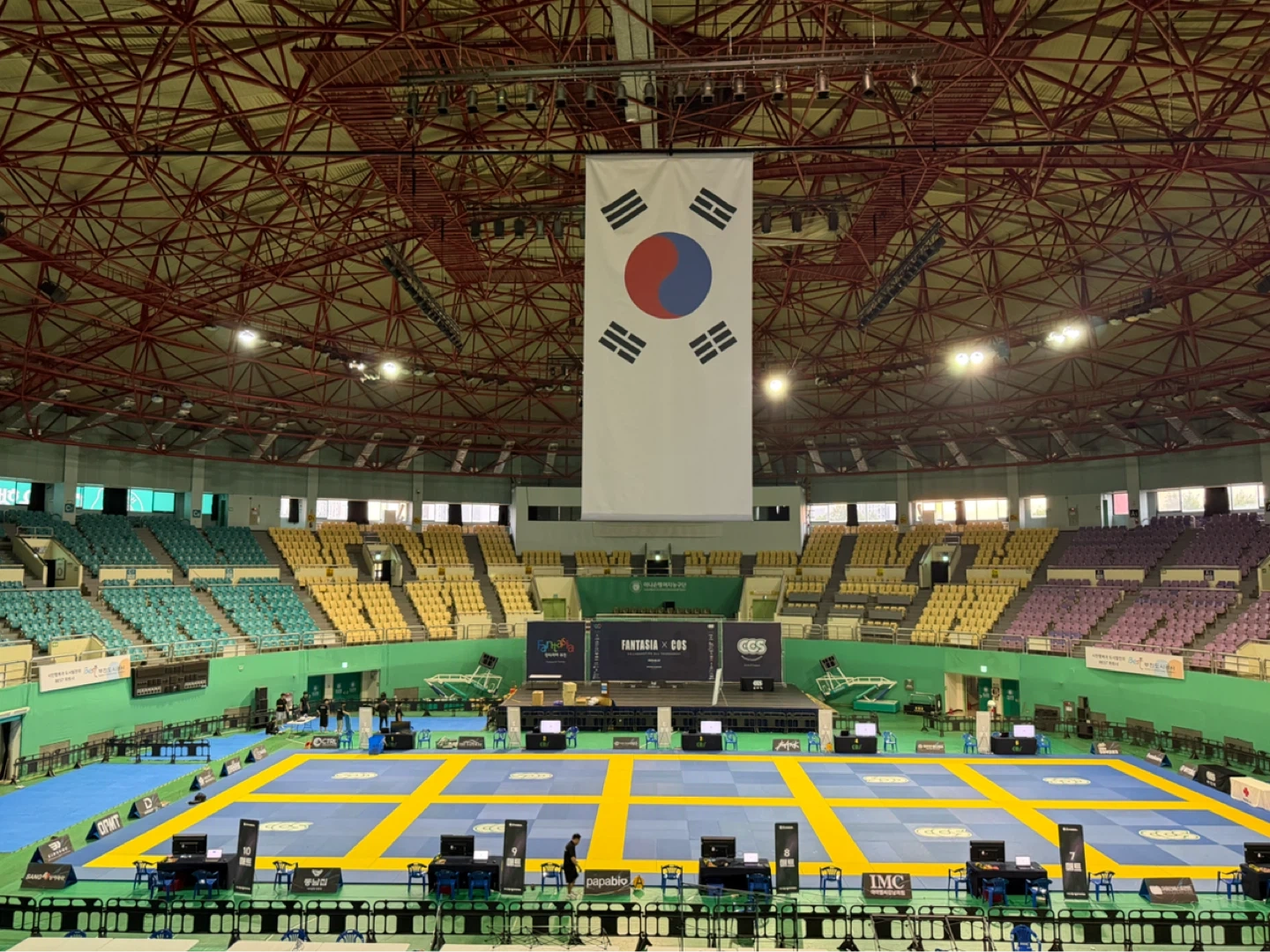 대회장 해체 및 정리 운반