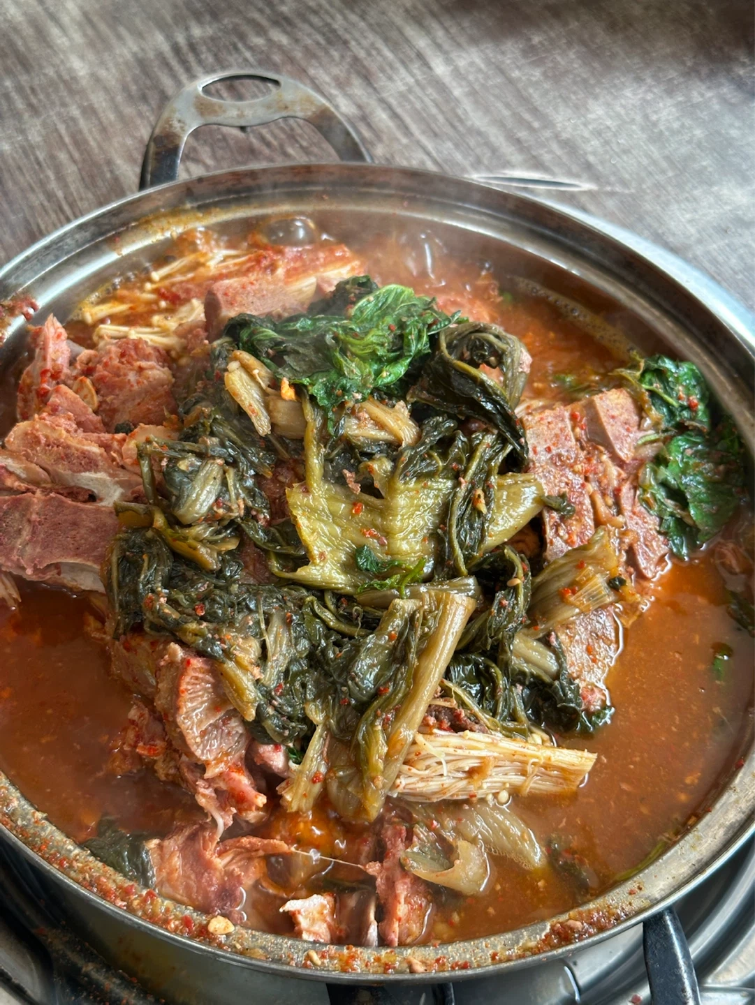 감자탕 주방 직원 구함