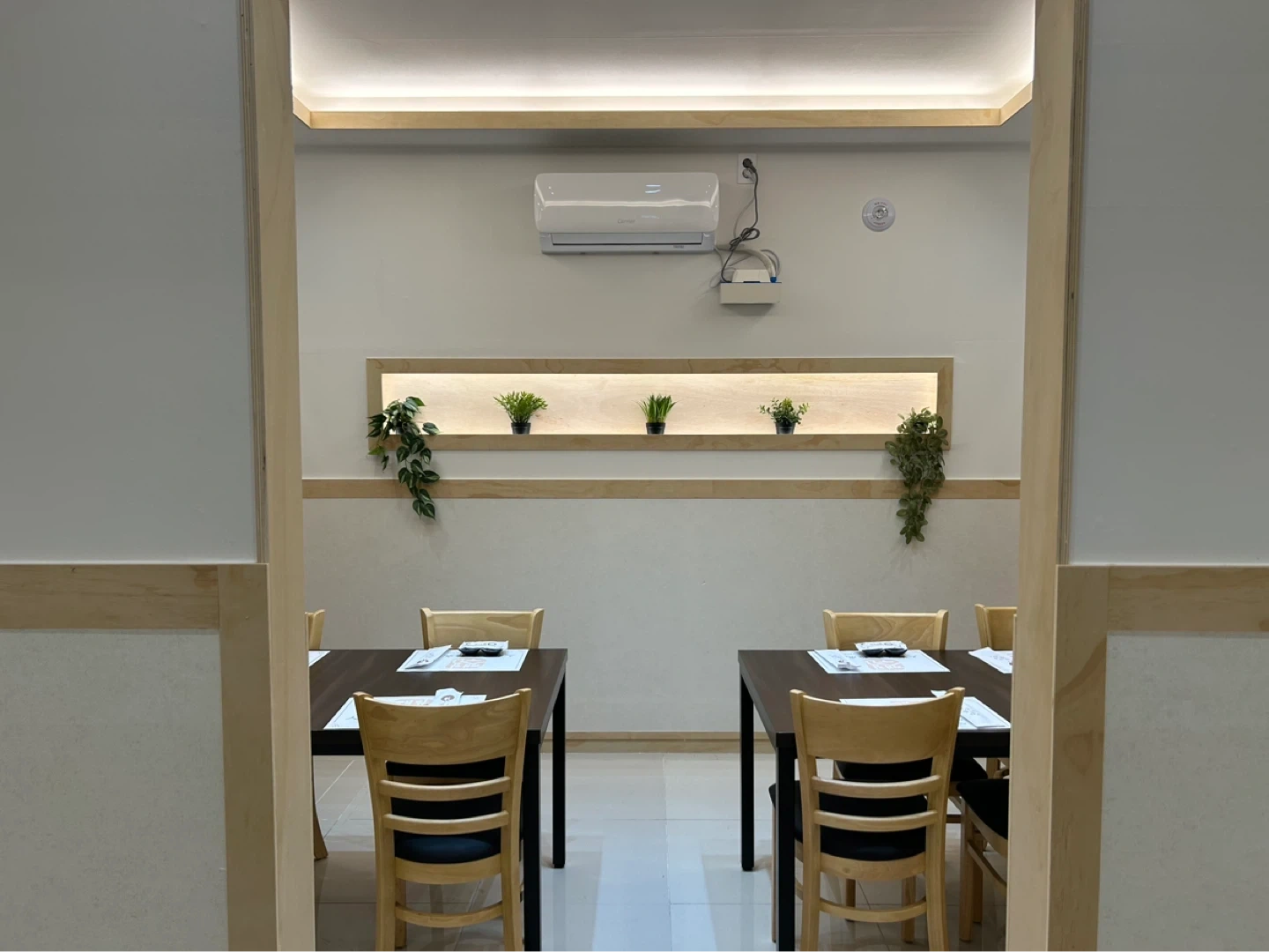 깻잎수산 쉐프 설거지 및 주방보조 구함