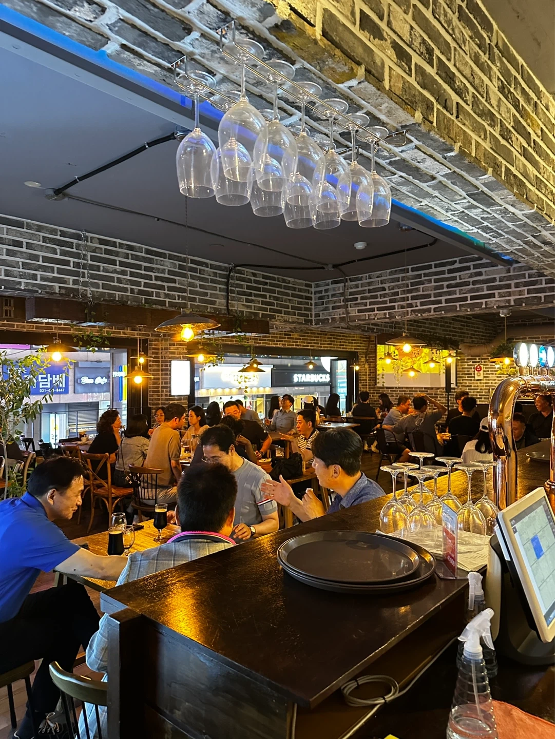 주말알바 구합니다~ 재밌게 함께 일하실분 모십니다~