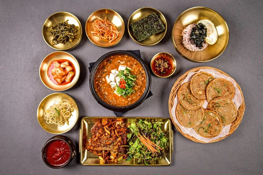 달청 성내점 함께 일 할 홀 파트타임 구합니다.