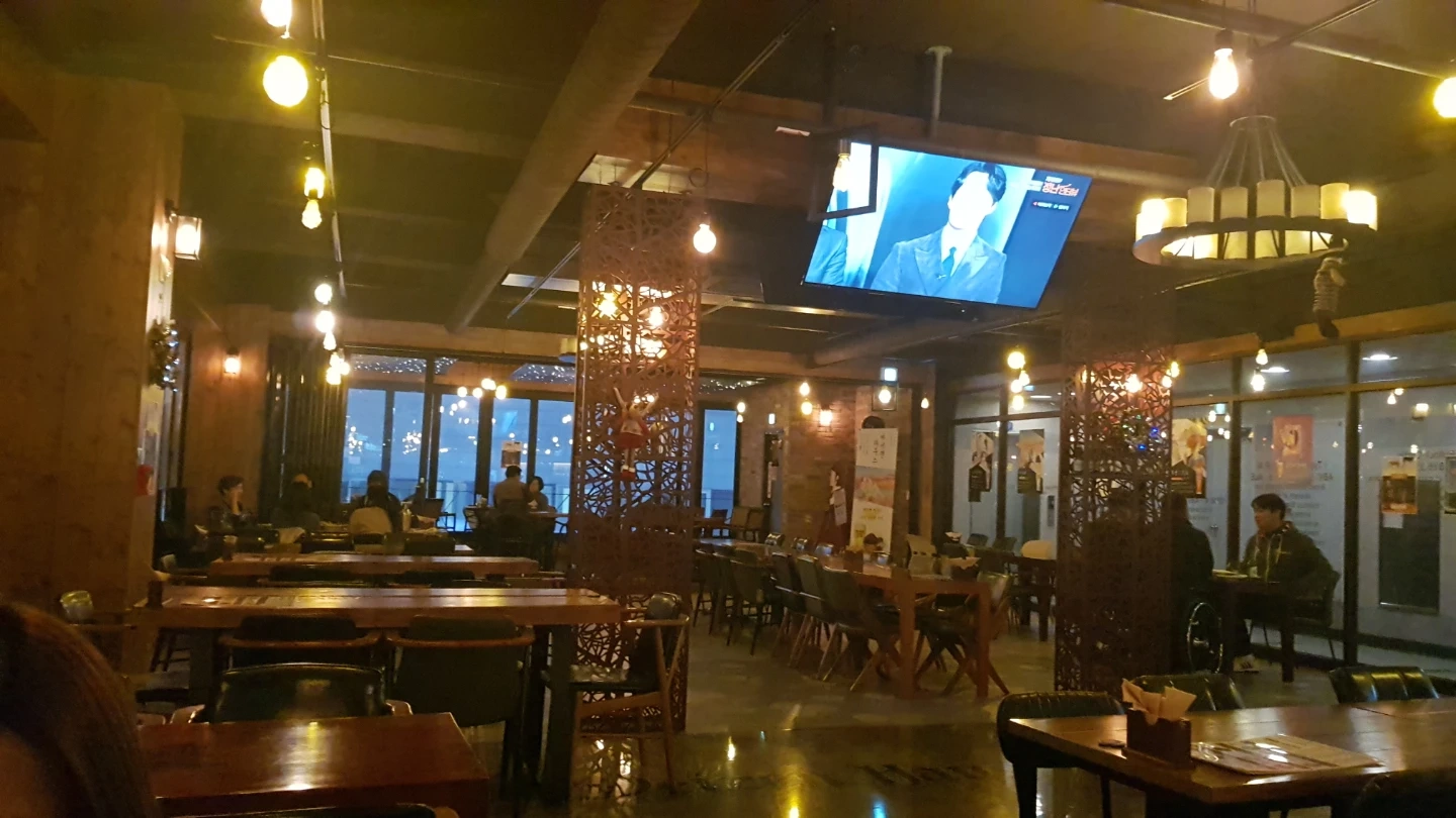 서빙알바입니다(시간조정해서다시)