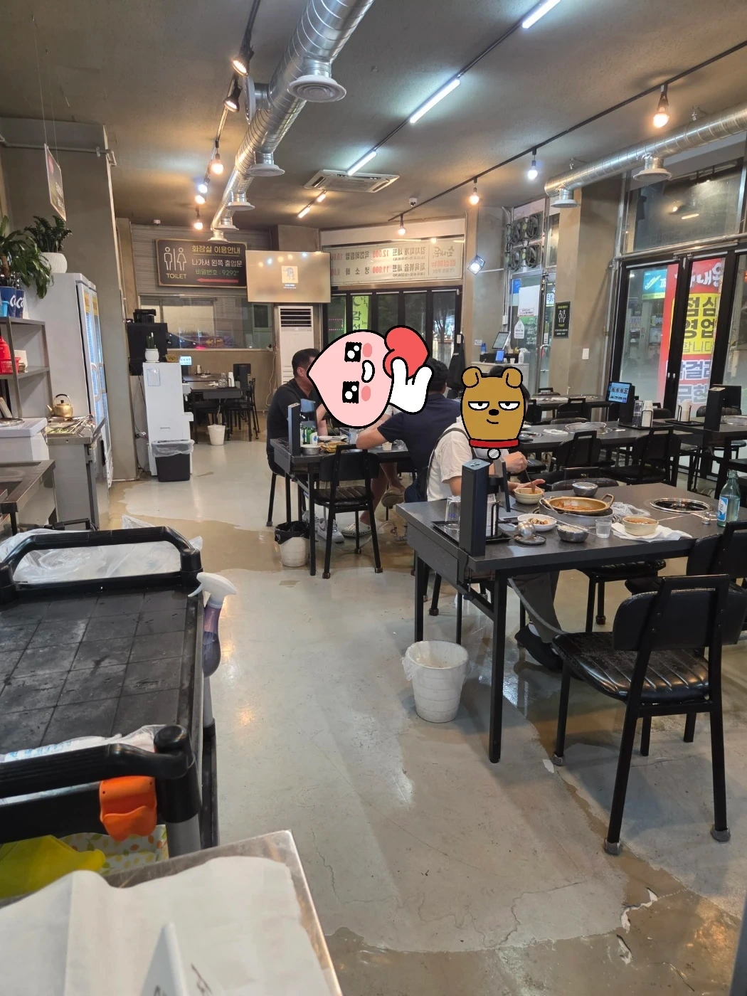송천동1가 솔내돈 홀서빙 아르바이트 모집합니다