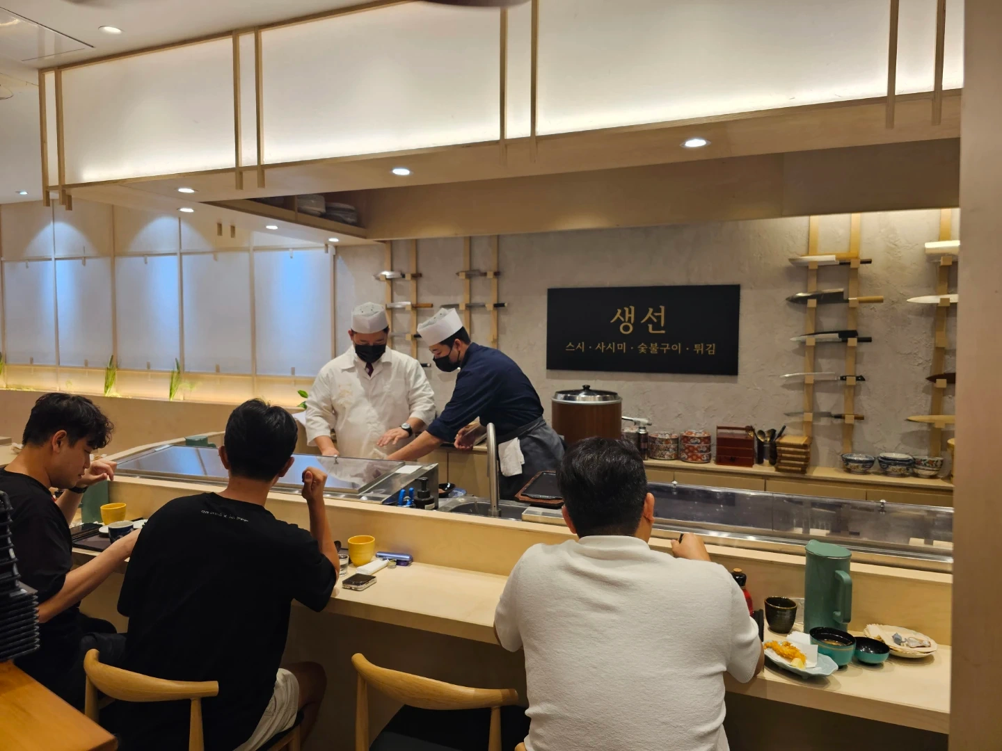 주말시급 14000 일식당 직원 및 알바 모집