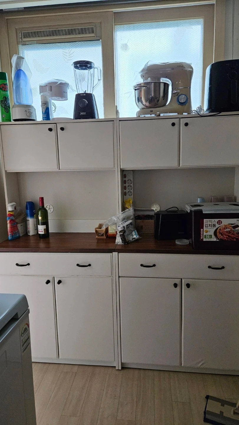 집안 모두 가구 잡동사니 모두 1층으로 내려주세요.