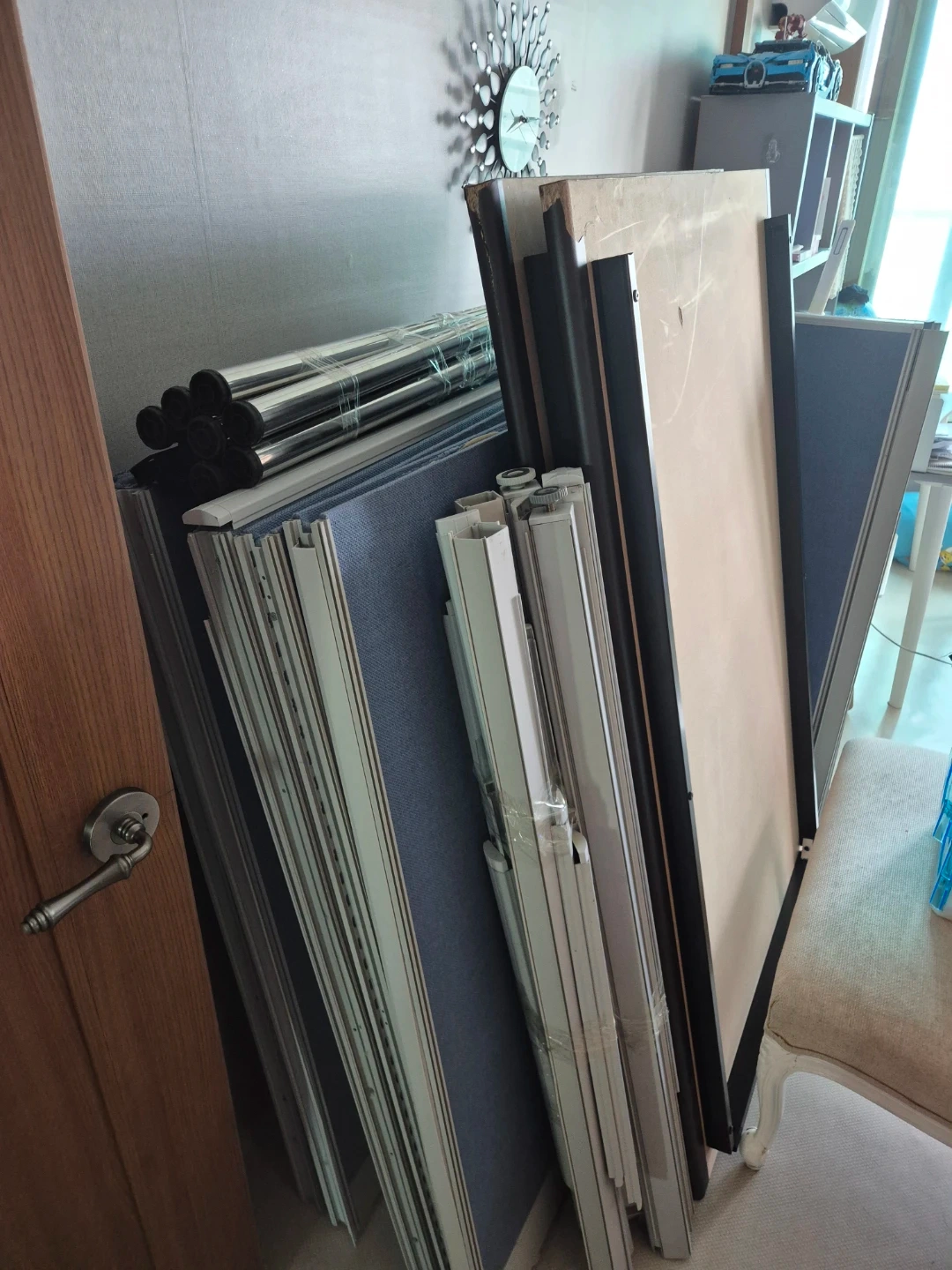 의정부 녹양동에서 강남역삼동 책상