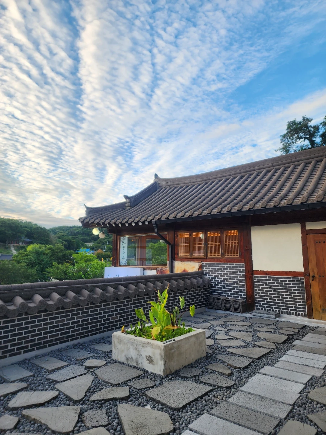 홀서빙 주말알바(공휴일도 근무가능한분)