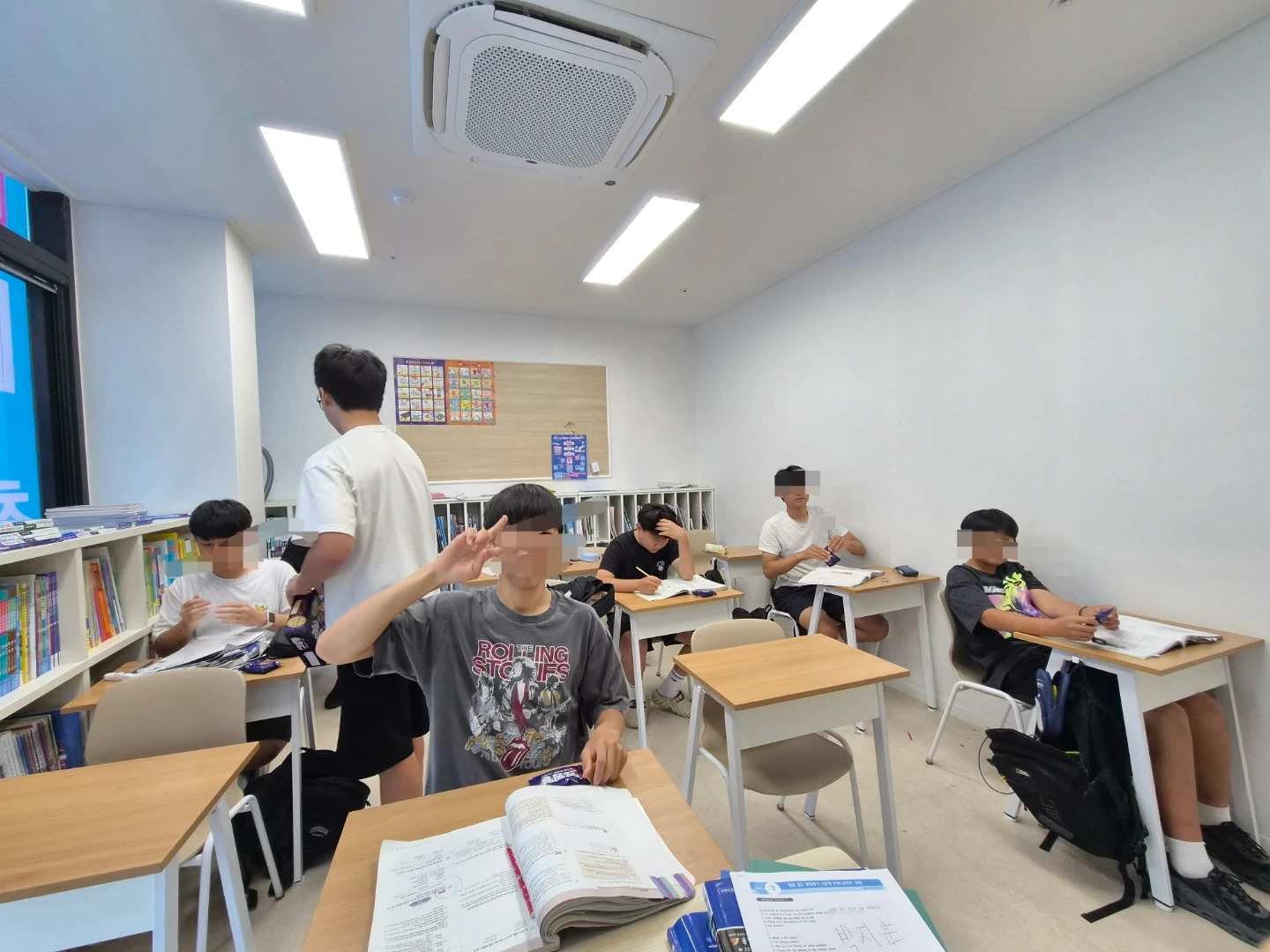 영어 파트타임선생님구합니다(화,목)