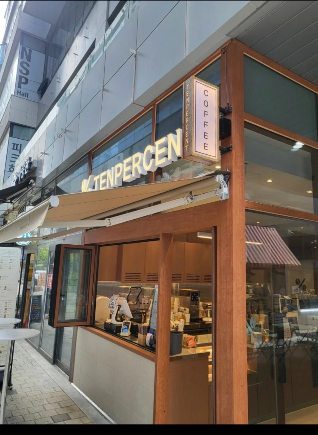 텐퍼센트 마곡역점 함께 할 크루구합니다