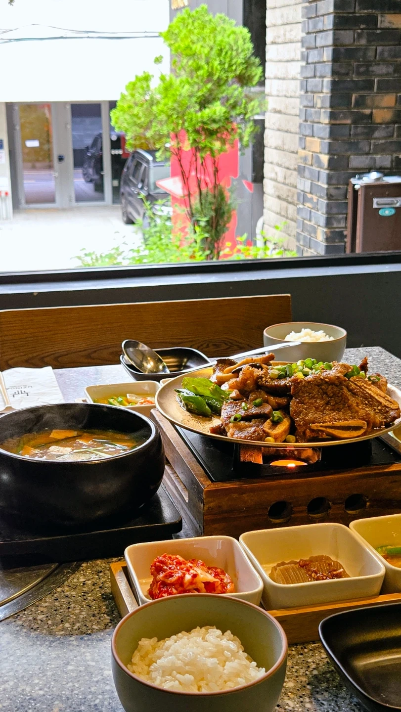 우진가더챔버스 주3-5일 홀 근무자 모집합니다.