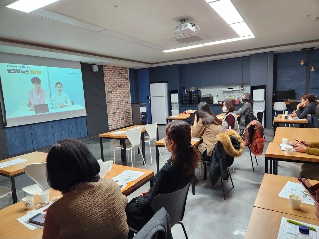 아이를 좋아하고 가르칠 준비만 되어있다면 누구나 가능