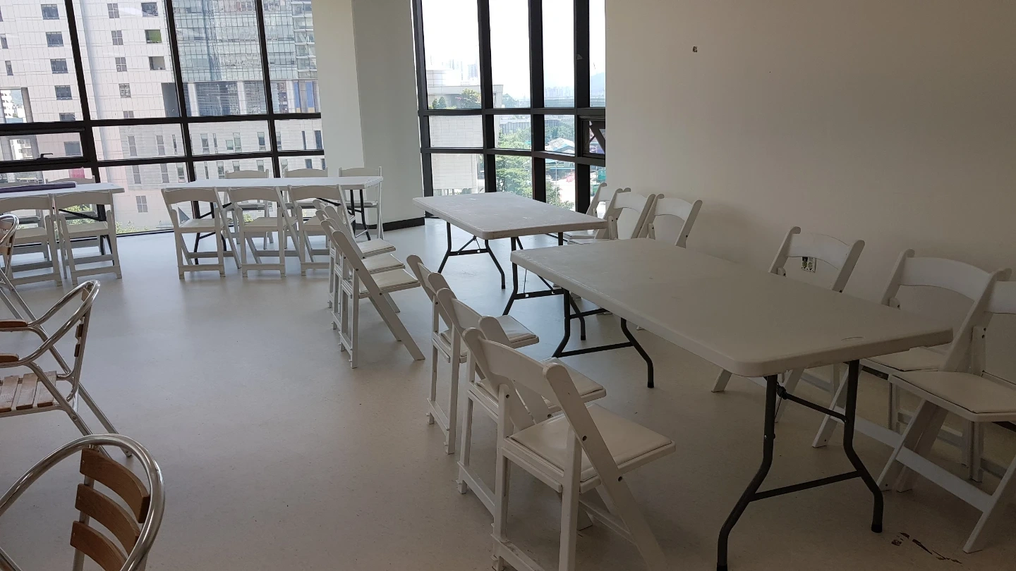 구로구 구로동 행사용테이블 및 의자 운반 설치