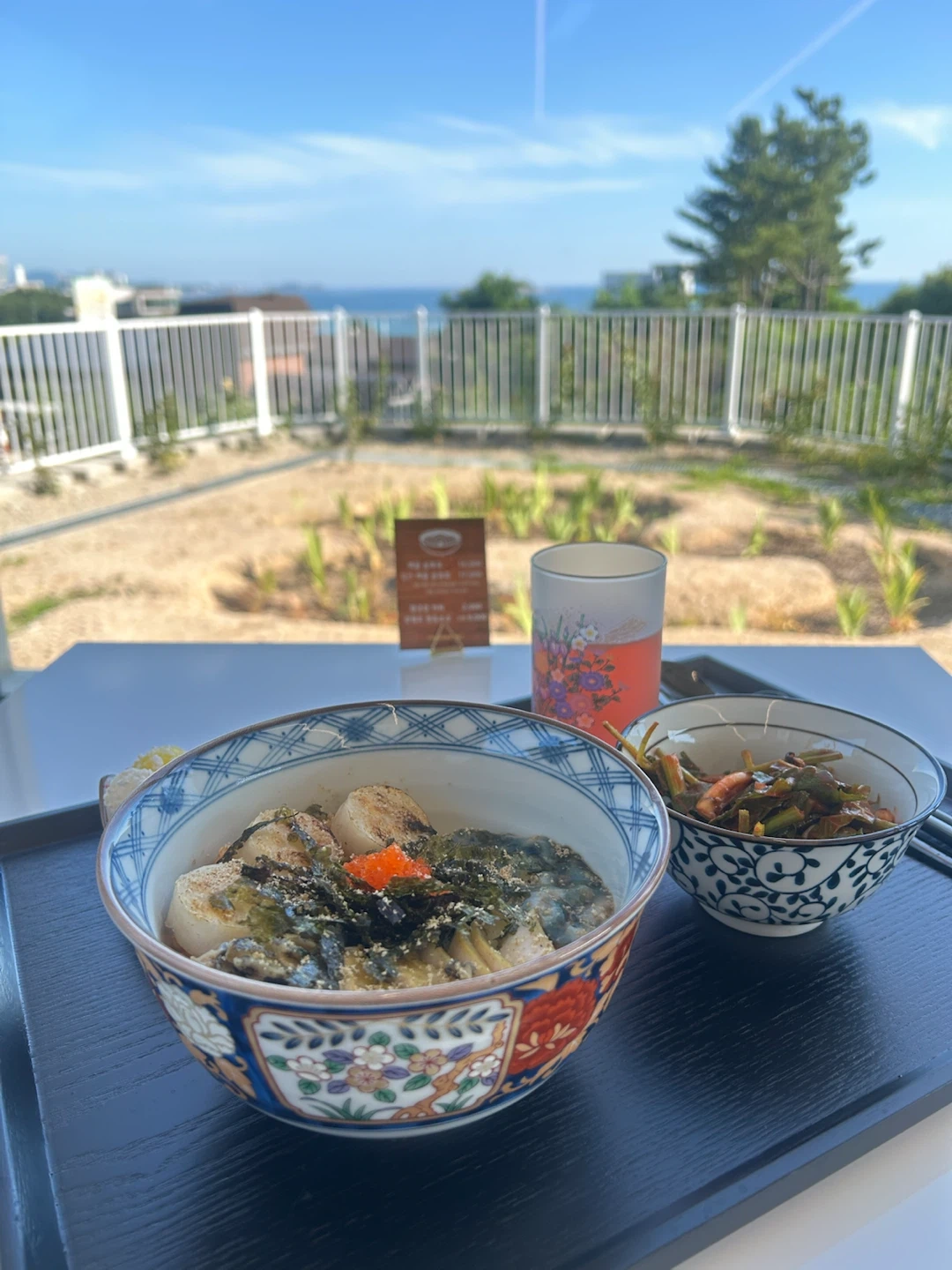 음식점에서 함께 일하실 분 모셔요