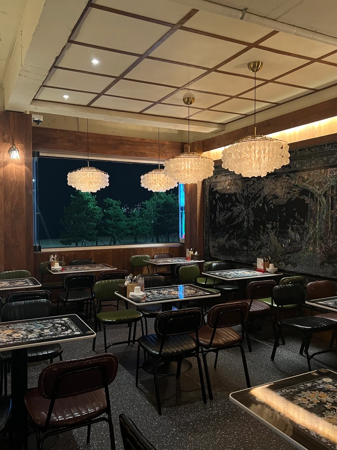 회장님댁 금,토 19~04 서빙 시급 12,000원