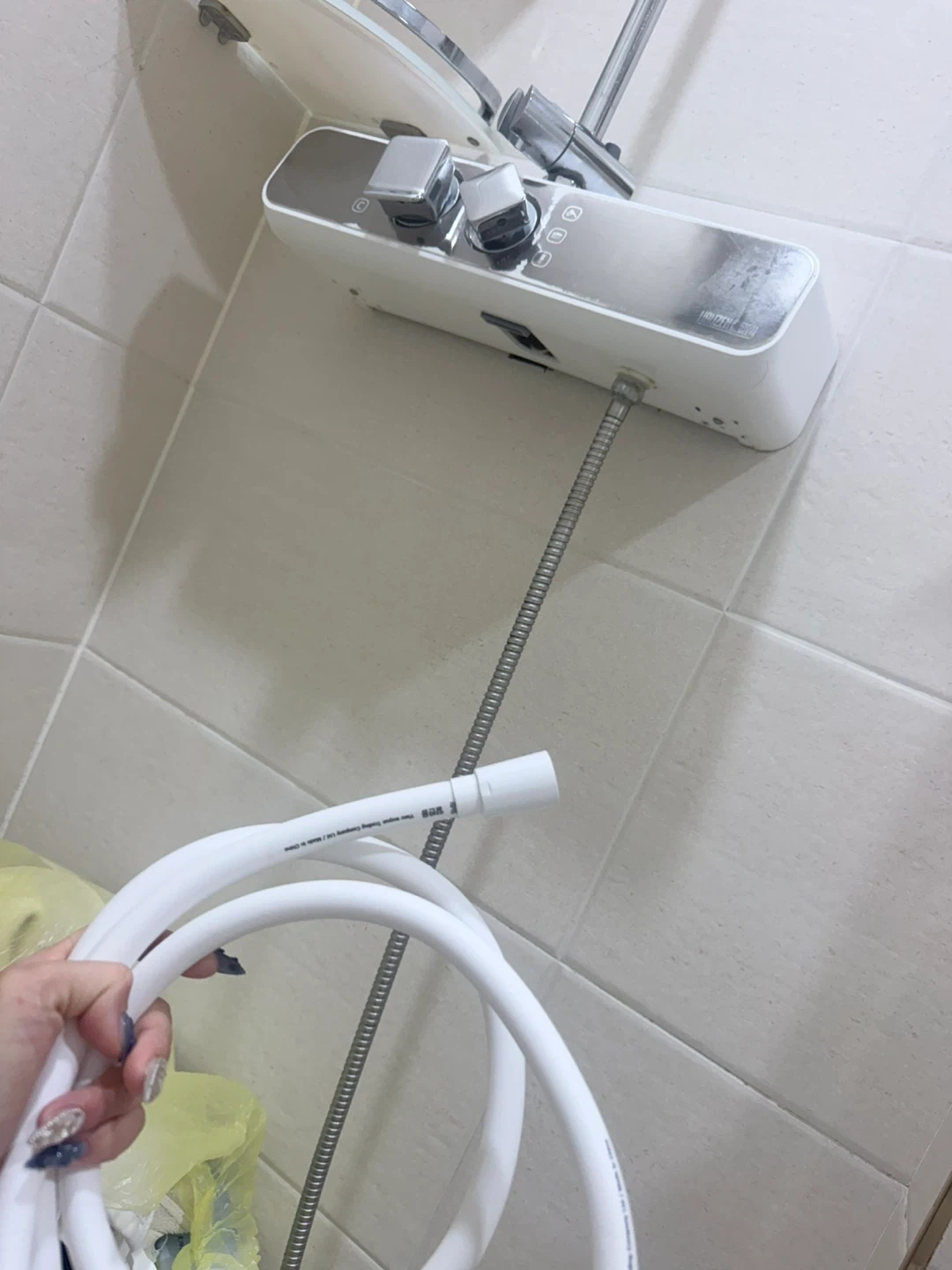 지금 샤워 호스 교체해주실분